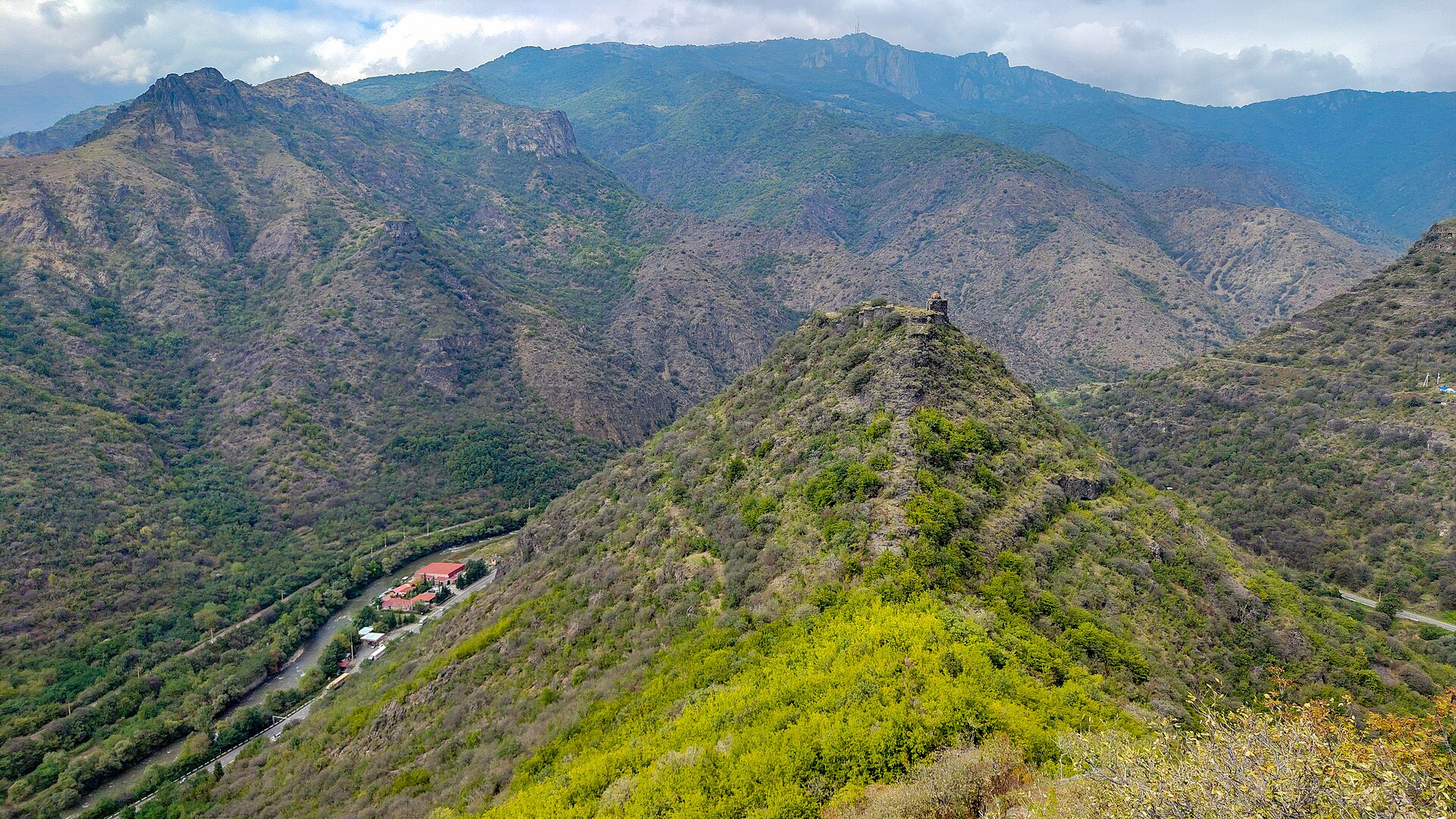 Լոռու վանքեր և կիրճեր